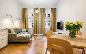 Tyzenhauz Suites Topolowa